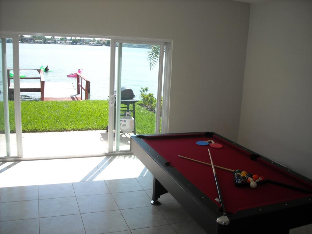 Mediterranean Three Story Beach Townhouse St. Pete Beach Eksteriør bilde