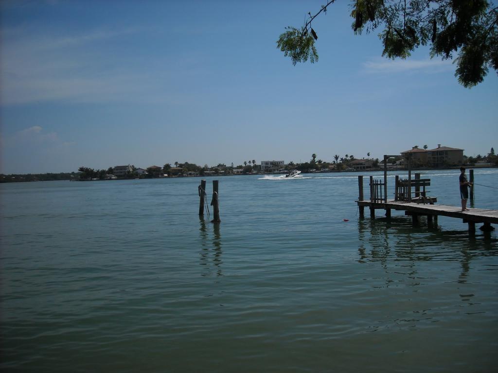 Mediterranean Three Story Beach Townhouse St. Pete Beach Eksteriør bilde